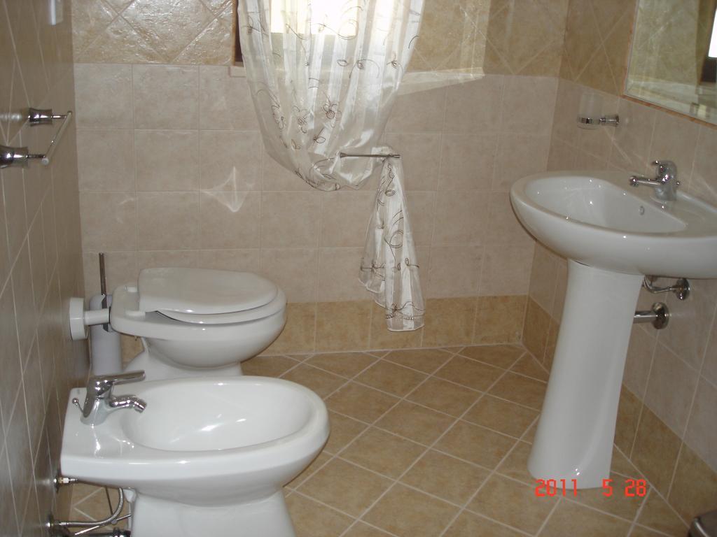 Hotel Funno Delle Noci Peschici Habitación foto